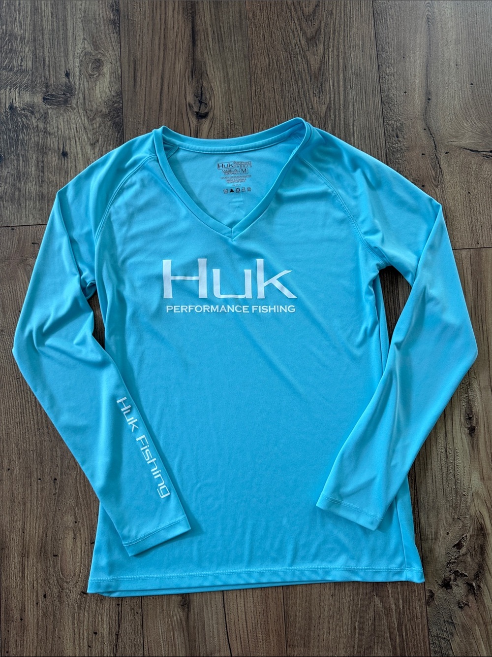 Huk Women's Performance Fishing Long Sleeve V-Neck Shirt- Light Blue - Size Med
